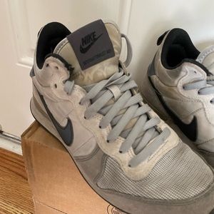 Nike Internationalist Mid